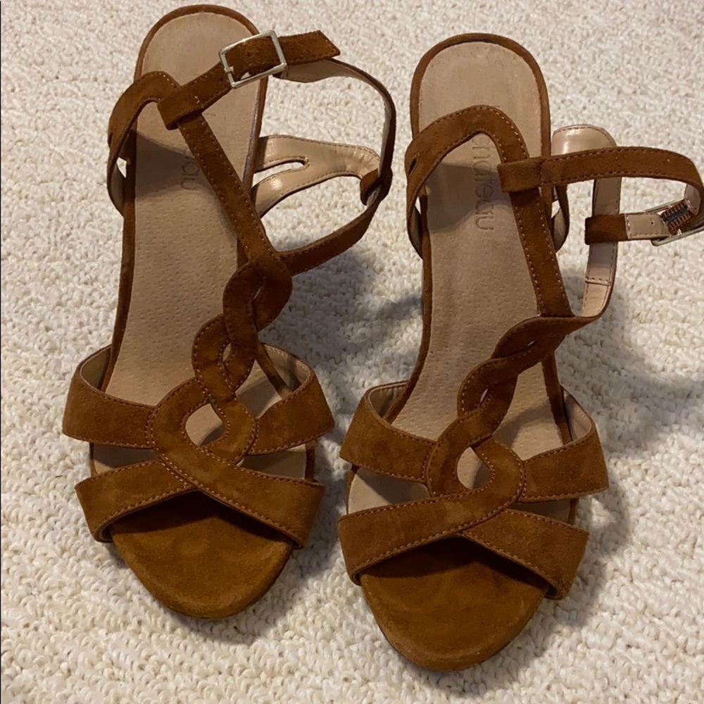 Brown Suede Le Château Heels